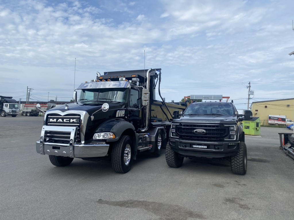 Mack Granite 12 roues